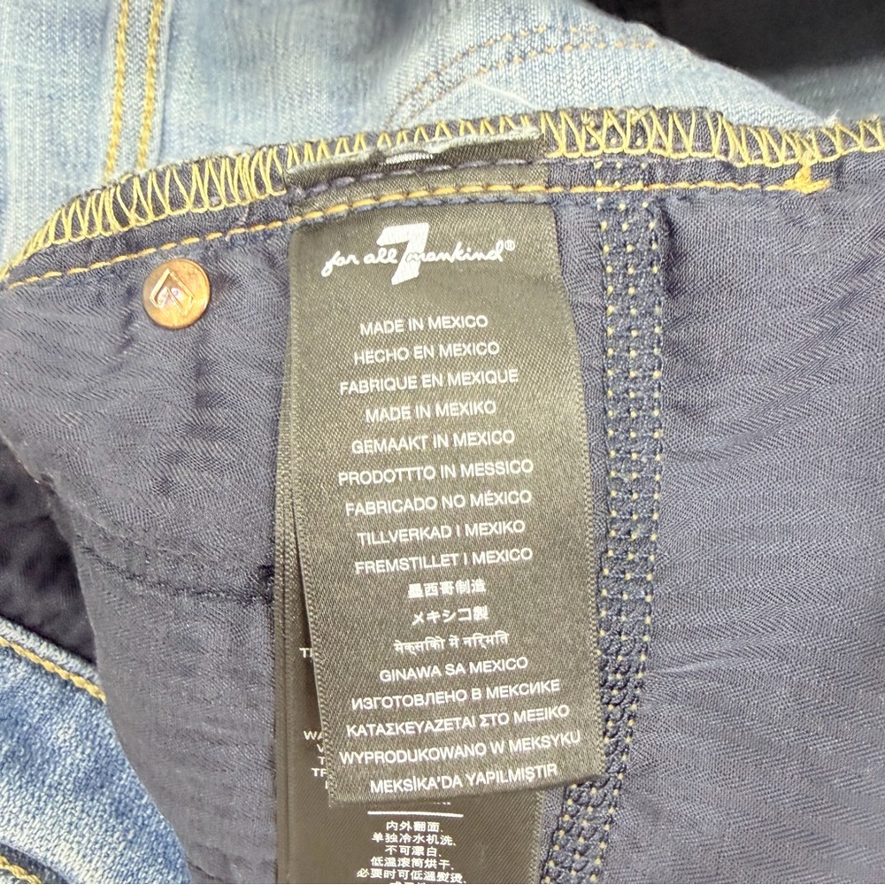 7 for all Mankind Women’s Size 31 Relaxed Mid Roll Distressed Jean Shorts - Picture 8 of 13